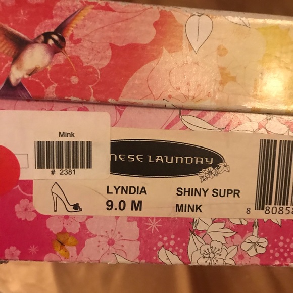 Chinese Laundry Pumps-Lyndon - Picture 5 of 11